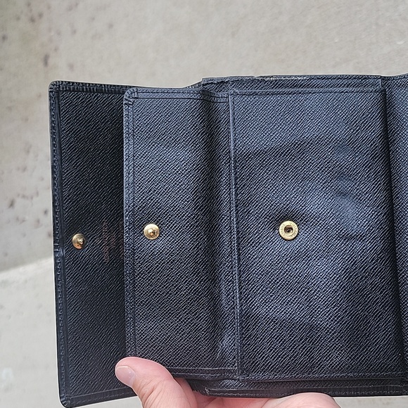 Authentic Louis Vuitton Porte Tresor Epi Trifold Wallet - Picture 5 of 14